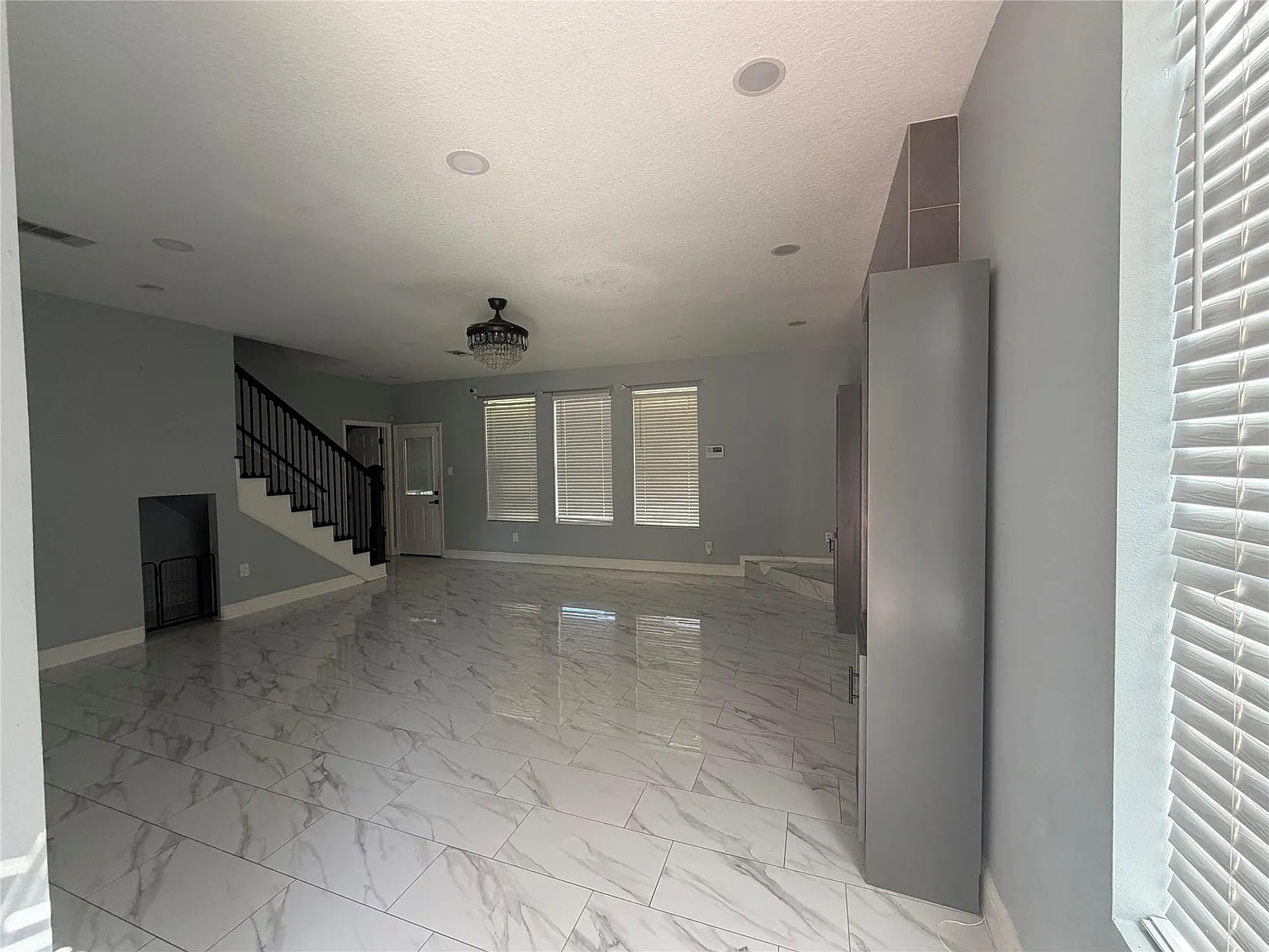 6 bed, 3.0 bath, $2,500 — Photo 3