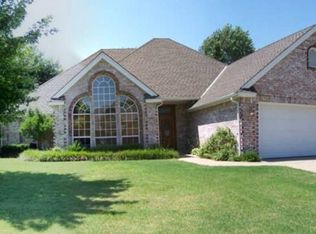 2104 Hungtinton Pl, Ponca City, OK 74604