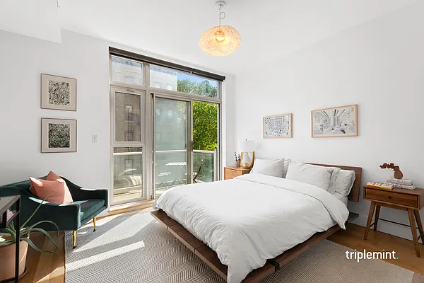 Sold by Triplemint | media 5