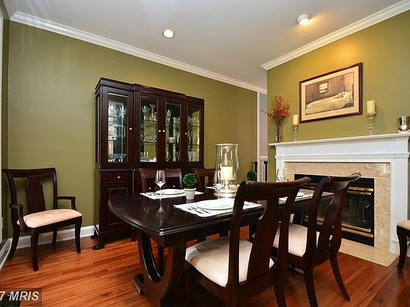 2nd image of 211 Wellington Ct