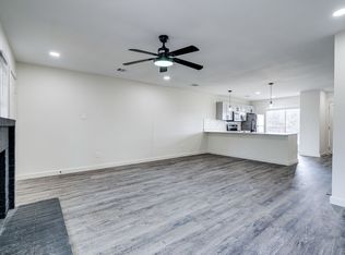 1824 River Crossing Cir APT B, Austin, TX 78741