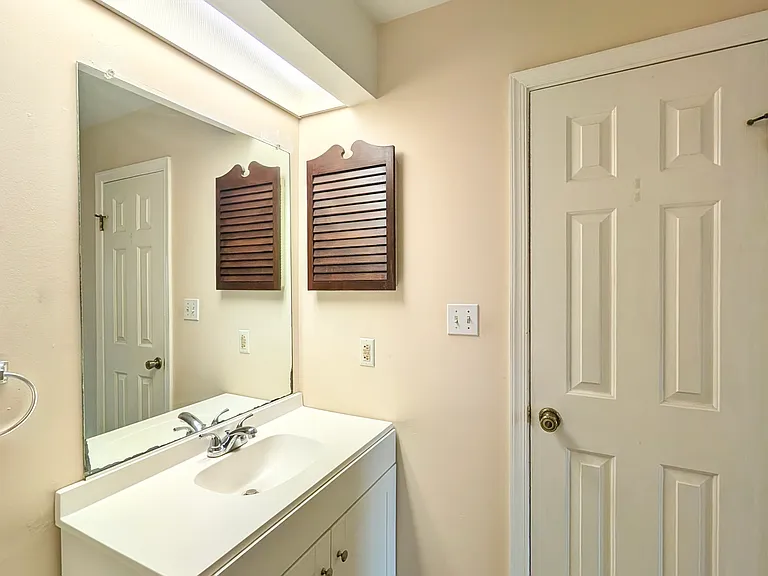 4204 Jolor Way — Photo 10