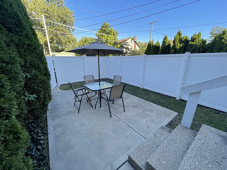 2956 Indianola Ave — Photo 18