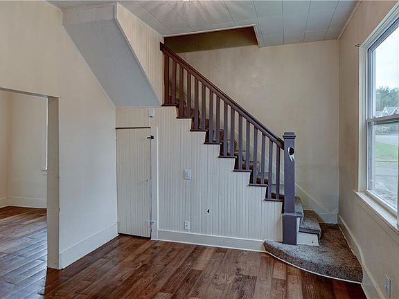 4th image of 931 Kickapoo St