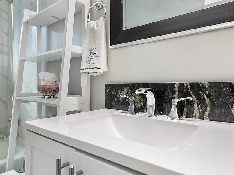 103 N Hayworth Ave #4 — Photo 17