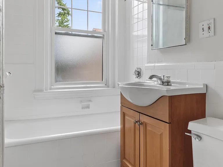 30 Langdon St #12 — Photo 3