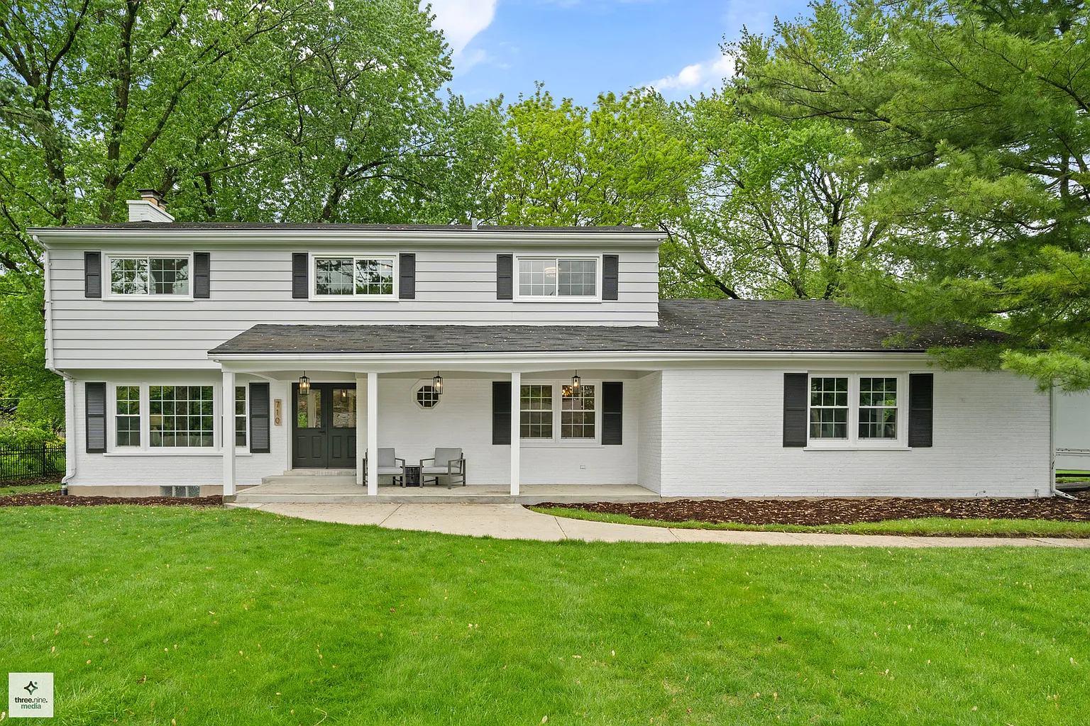710 Willow Ln photo 1