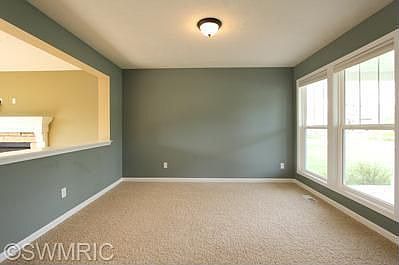 3rd image of 90 Wyndhurst Ct NE