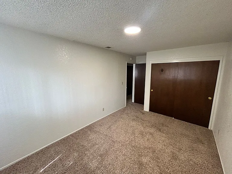 5111-5339 Basilica Dr — Photo 10
