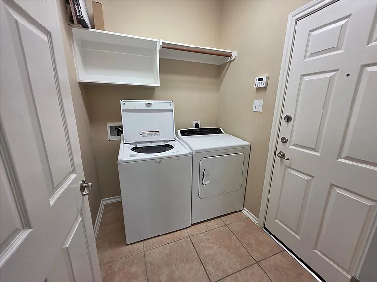 2242 Waxwing Dr — Photo 15