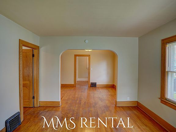 4th image of 628 Saint Clair Ave