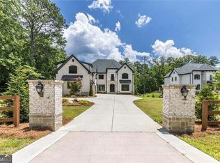 10765 Shallowford Rd, Roswell, GA 30075