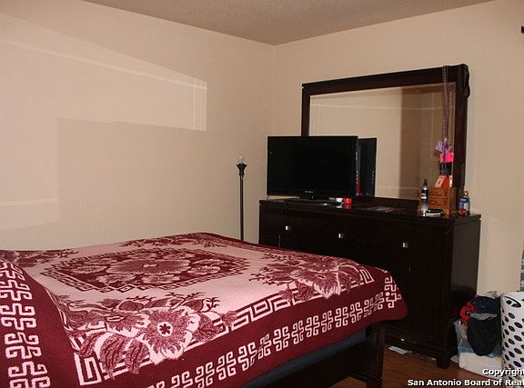 2nd image of 11723 Oakdale Mdw
