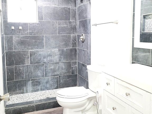 5th image of 1901 Sandlewood Dr