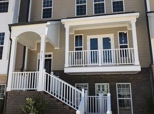 2107 Peakside Dr, Apex, NC 27523