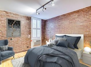 1014 W Wolfram St #3, Chicago, IL 60657