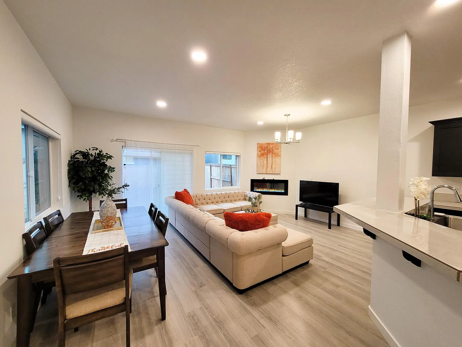 2944 S Heather St — Photo 4