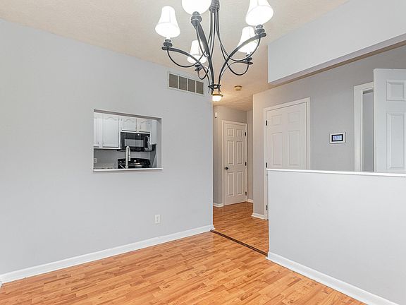 3rd image of 1058 Emery Dr