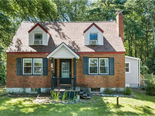 4703 Makyes Rd, Syracuse, NY 13215