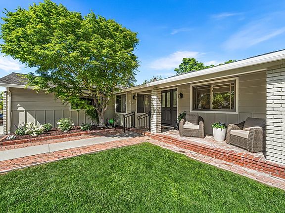 4th image of 183 Belvue Dr