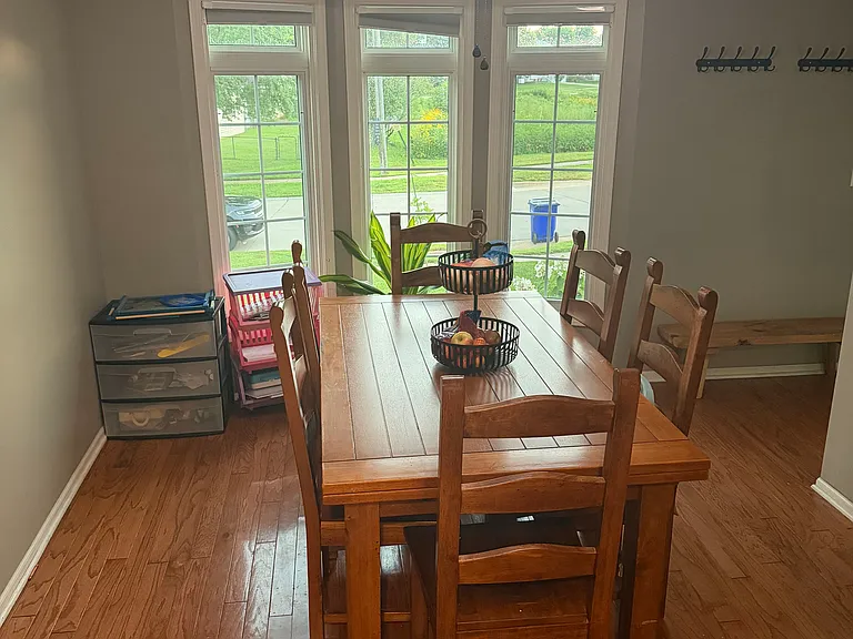 315 Shetland Dr NW — Photo 3