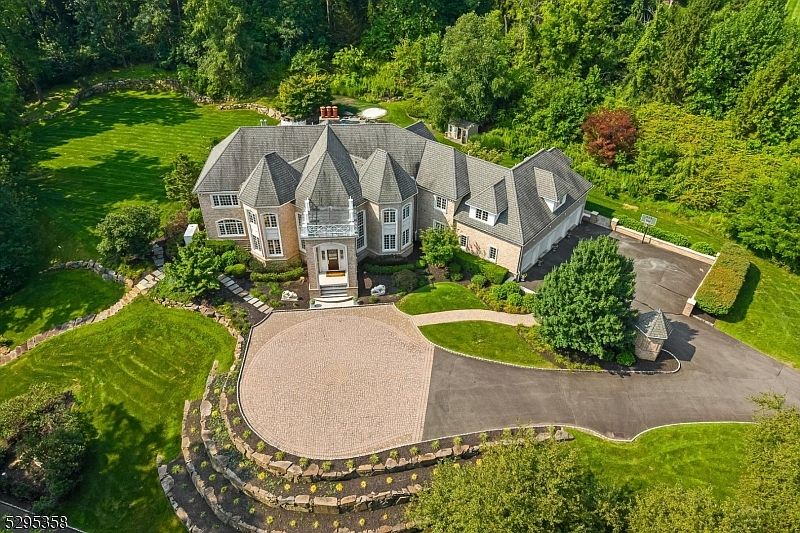 1st image of 7 Cobblefield Rd