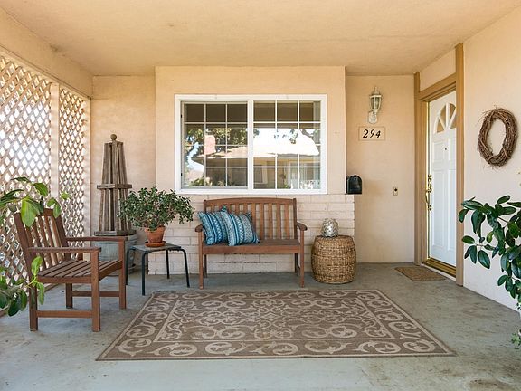 294 E Fiesta Green-004-22-Front Porch-ML