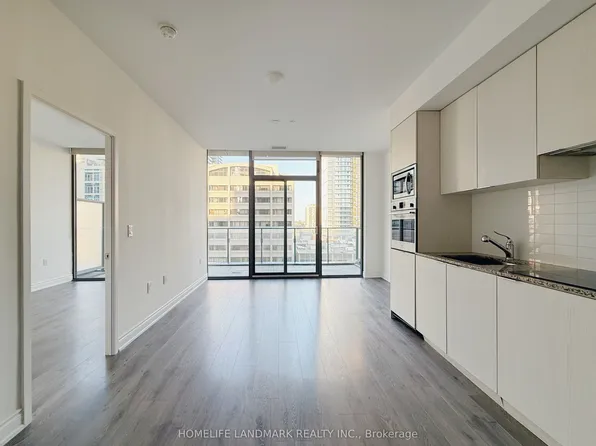 11 Wellesley St W #501, Toronto, ON M4Y 0G4