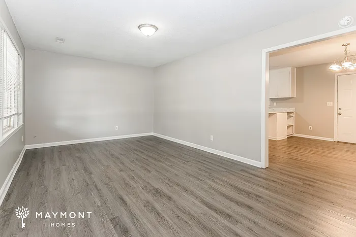 2 Summit Ave — Photo 3