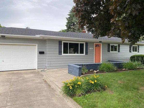 1437 Harden Dr, Barberton, OH 44203