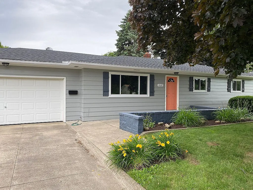 1437 Harden Dr photo 1