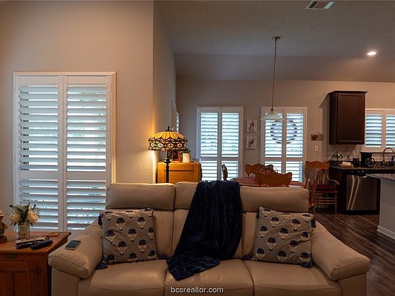 3rd image of 2106 Polmont Dr