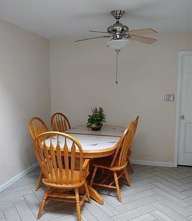 5th image of 105 Sinclair Ave
