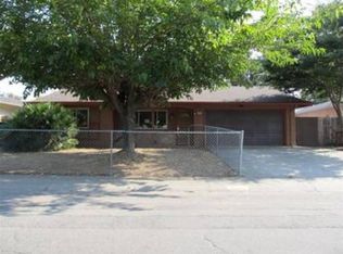 9006 Salmon Falls Dr, Sacramento, CA 95826