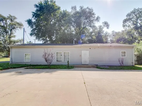 91 N Stanley Rd, Cottage Hills, IL 62018