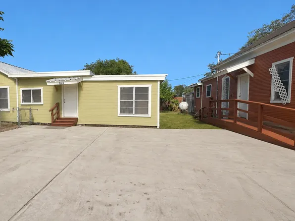 802 N 7th St, Kingsville, TX 78363