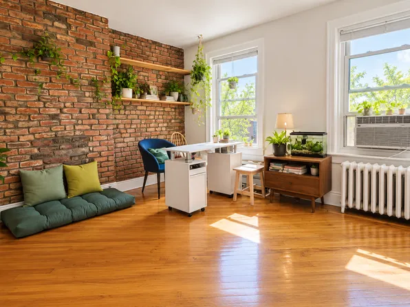 226 Court St #Top, Brooklyn, NY 11201