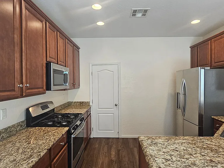 5367 Glenburnie St — Photo 11
