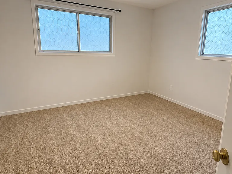 127 Highland Ave — Photo 4