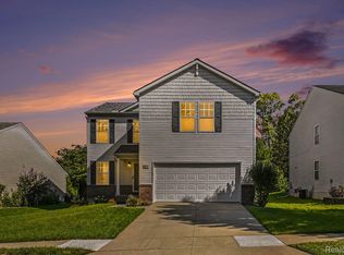 8134 Cypress Cir, Dexter, MI 48130