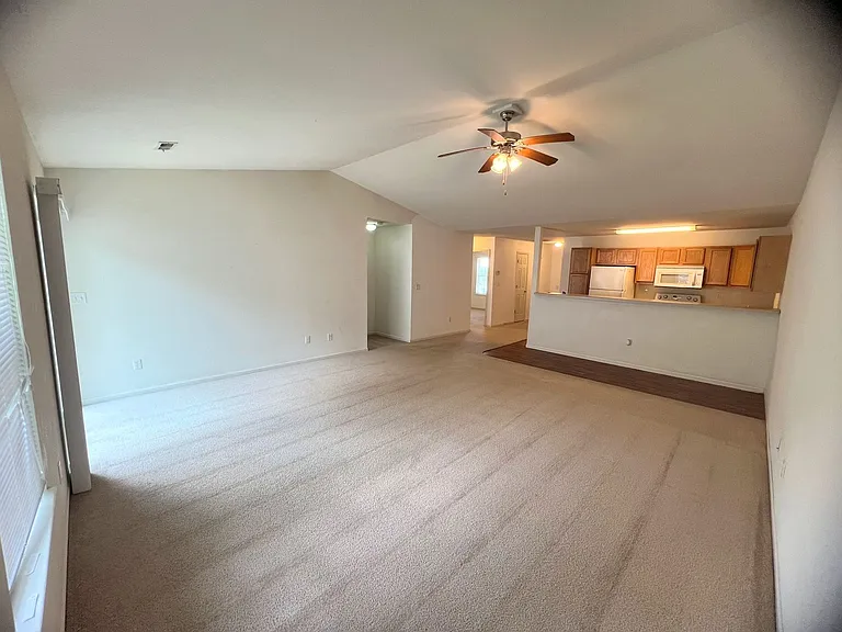 21057 Honest Ln — Photo 3