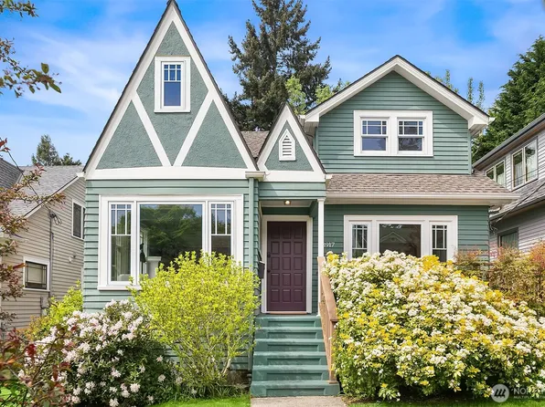 3917 Interlake Avenue N, Seattle, WA 98103