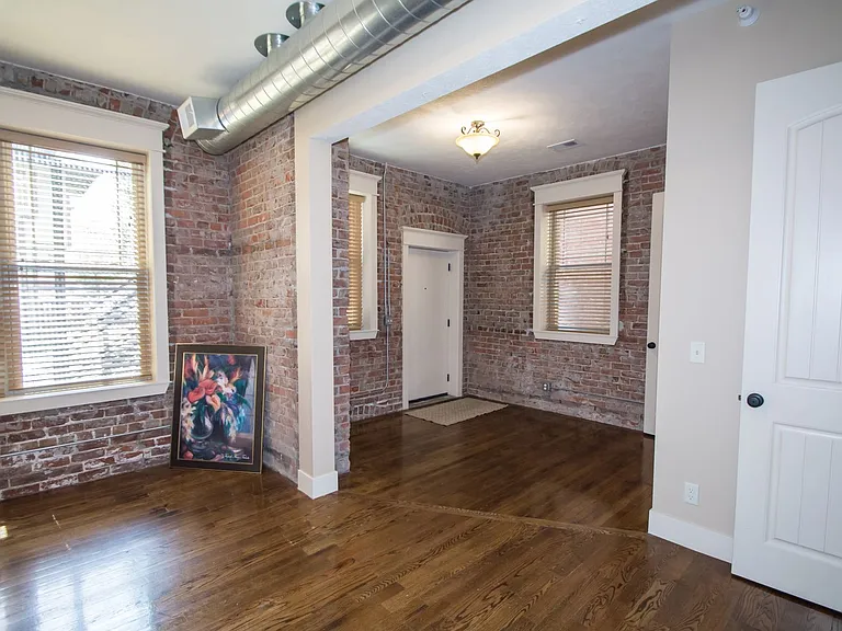 804 Park Ave — Photo 9