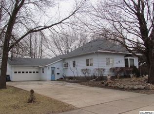 530 E 1st St N, Truman, MN 56088