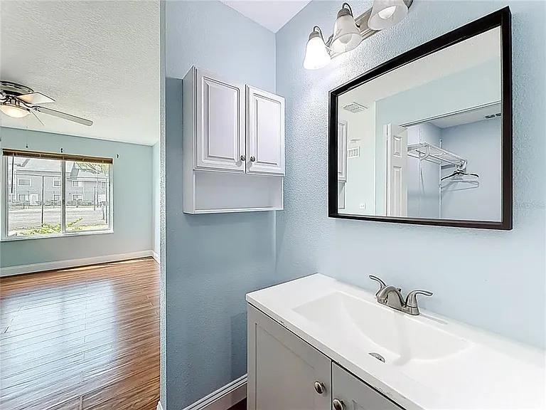 2260 Grenwich Ave #2260 — Photo 31