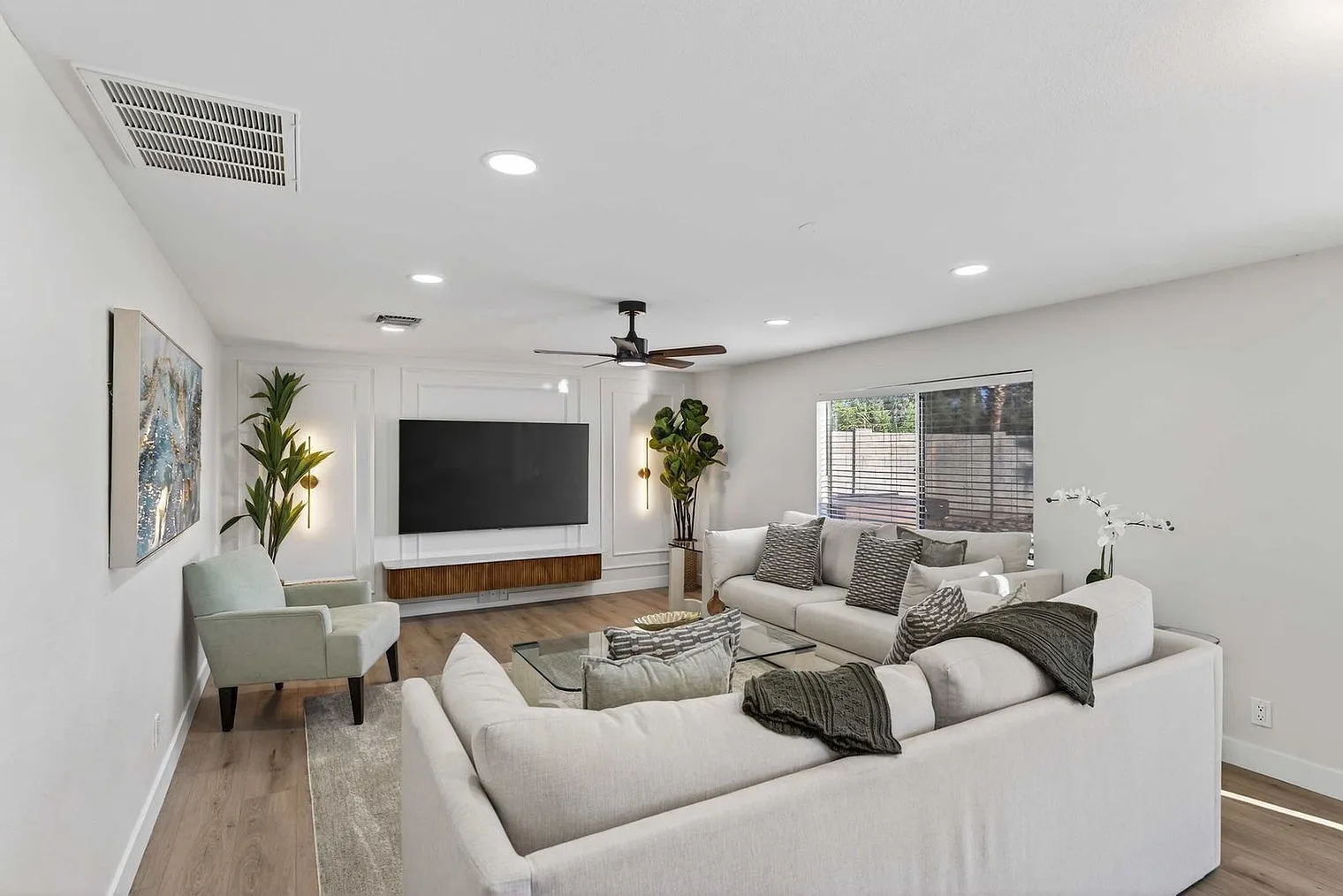 4 bed, 2.0 bath, $7,763 — Photo 3