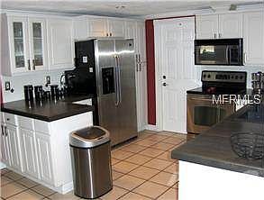 5th image of 2545 Aspinwall St