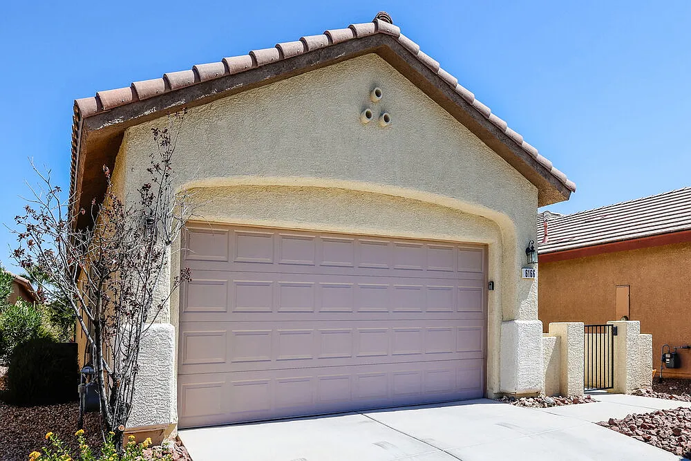 3 bed, 2.0 bath, 1234 sqft, $1,765 — Photo 3