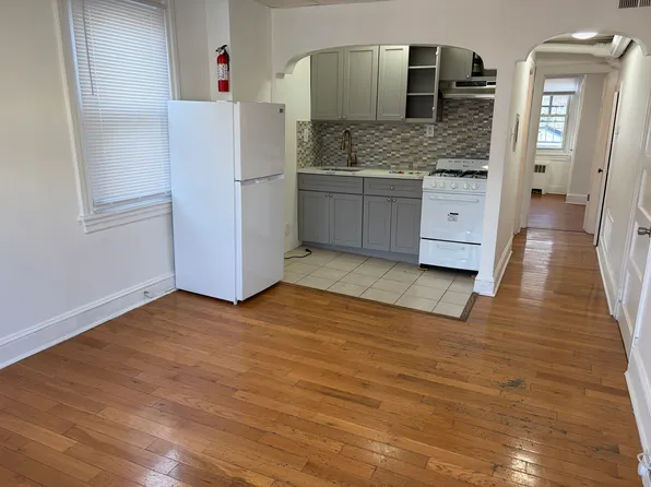 8 Overhill Rd, Upper Darby, PA