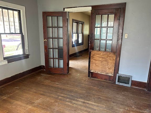 4th image of 501 S Jefferson Ave